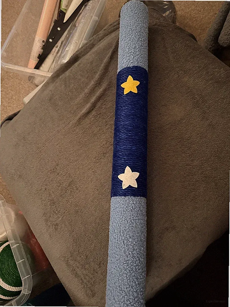 Katzenkratzbaum blau & gelb Stern