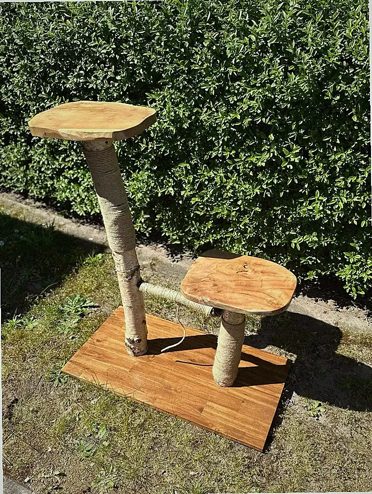 Kratzbaum 'Emma' mit 2 Liegeflächen – 80-90 cm hoch – stabil & modern
