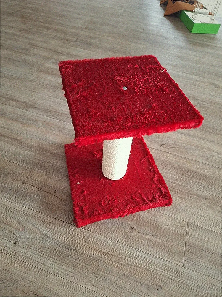 Kratzbaum Modell Liegemax von Clevercat dunkelrot
