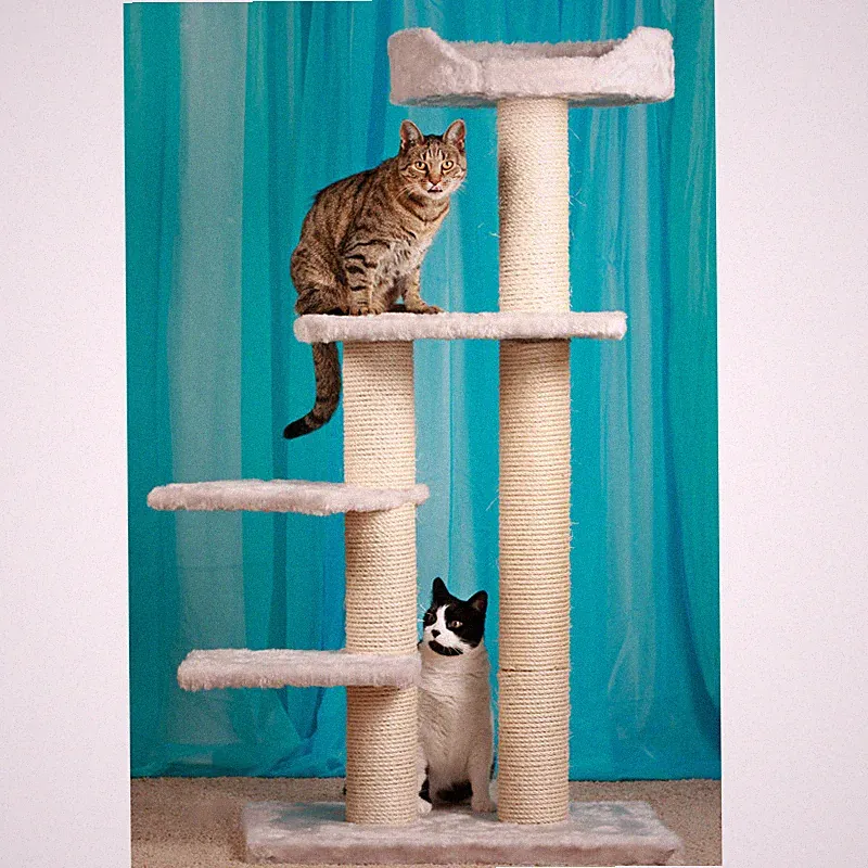 Kratzbaum Modell Mister Tom von Clevercat in vielen Farben made in Germany