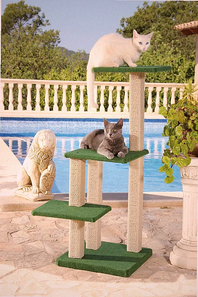 Outdoor Kratzbaum Formentera von Clevercat ideal für Balkon oder Terrasse