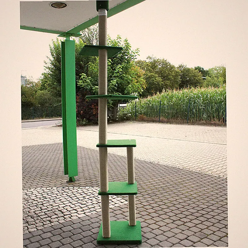 Outdoor Kratzbaum Modell Ava ideal für Balkon und Terrasse von Clevercat