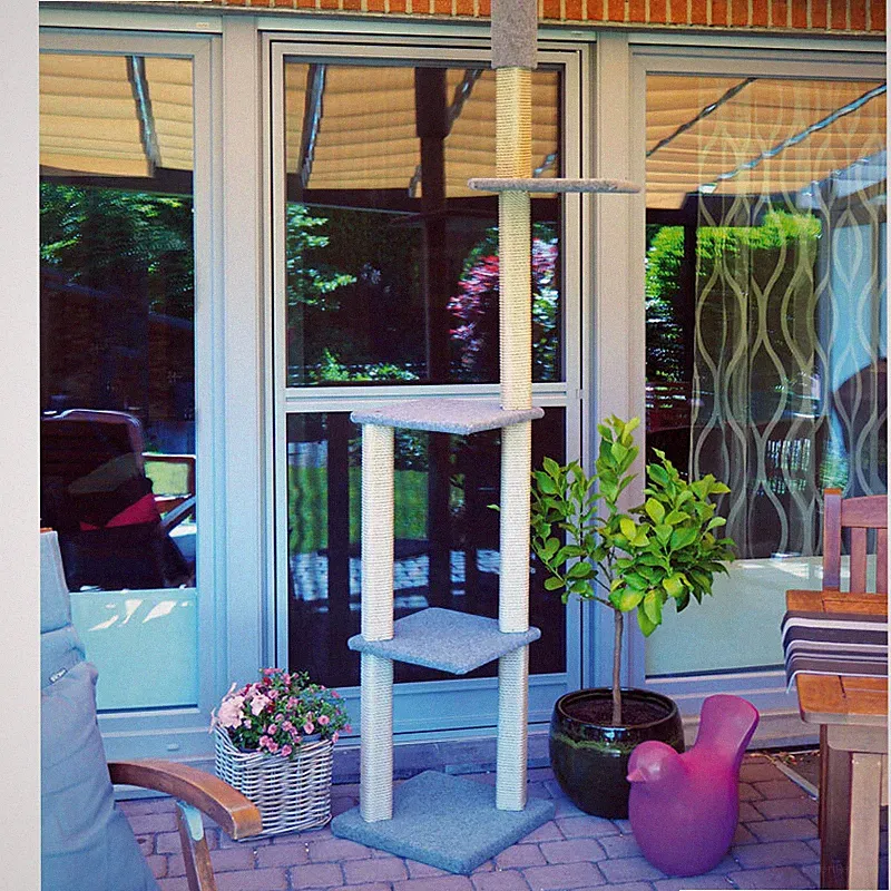 Outdoor Kratzbaum Modell Hanno ideal für Balkon oder Terrasse von Clevercat