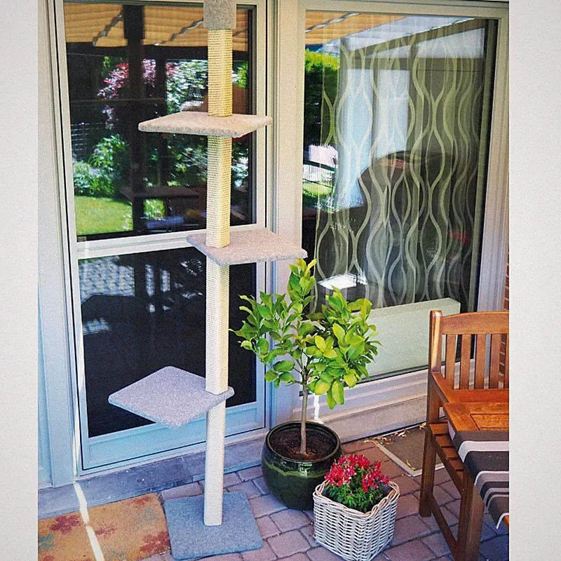 Outdoor Kratzbaum Modell Sun ideal für Balkon und Terrasse